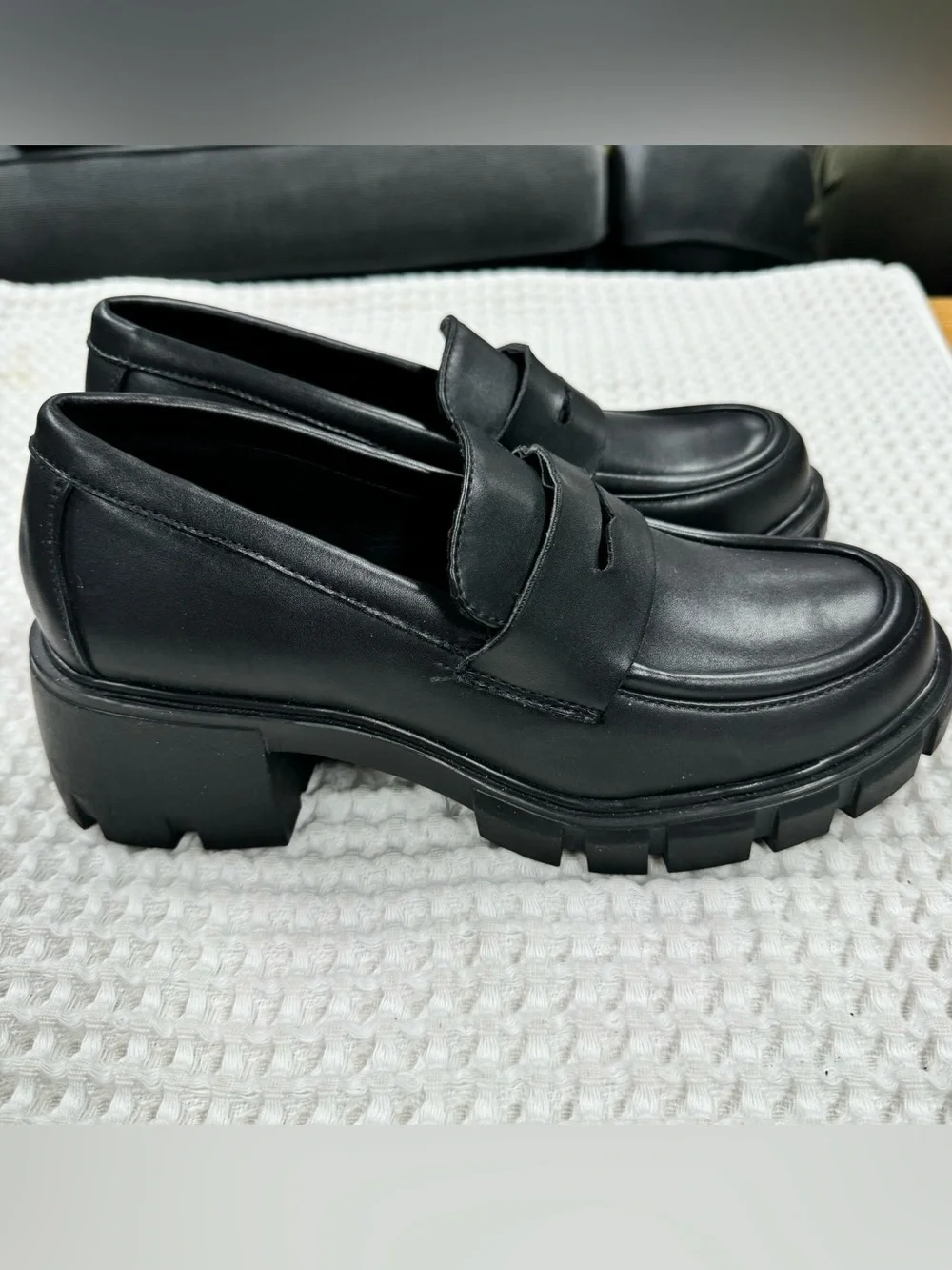 NWT Steve Madden Handy Lugg Platform Loafer Shoes. Black Leather Size 8.5